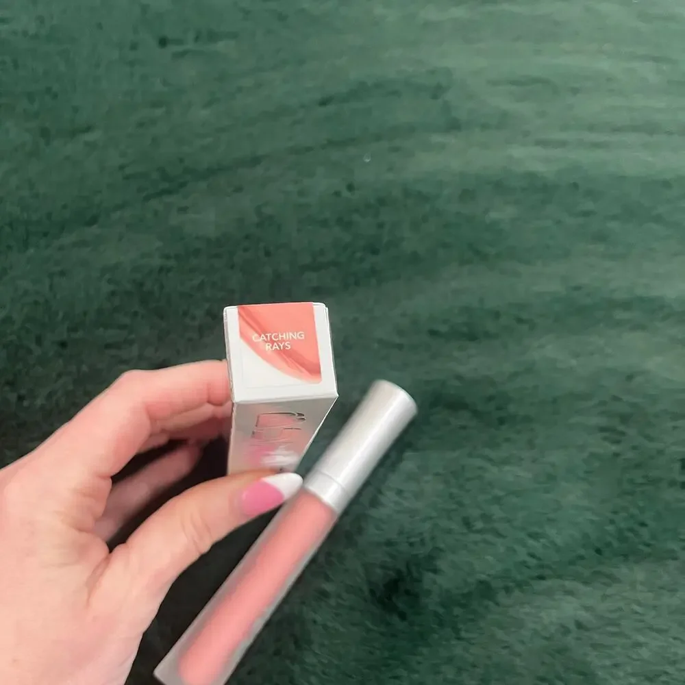 NEW Buxom Full On Plumping Matte Lip Creme in Catching Rays Soft Beige Nude